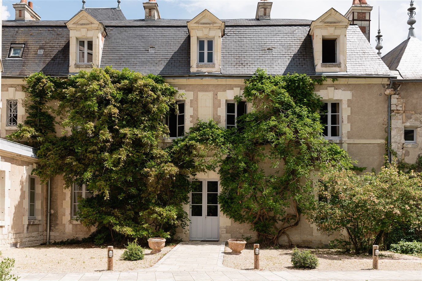 LesSourcesDeCheverny_ChateauEntréeSpa_©itshenriette_Juin2024